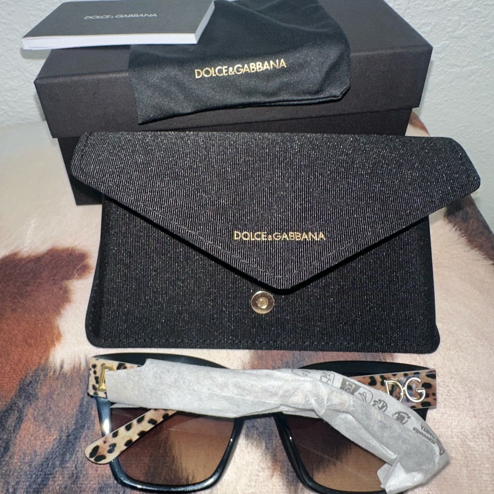 Dolce & Gabbana Leopard Print Sunglasses - Picture 6 of 8
